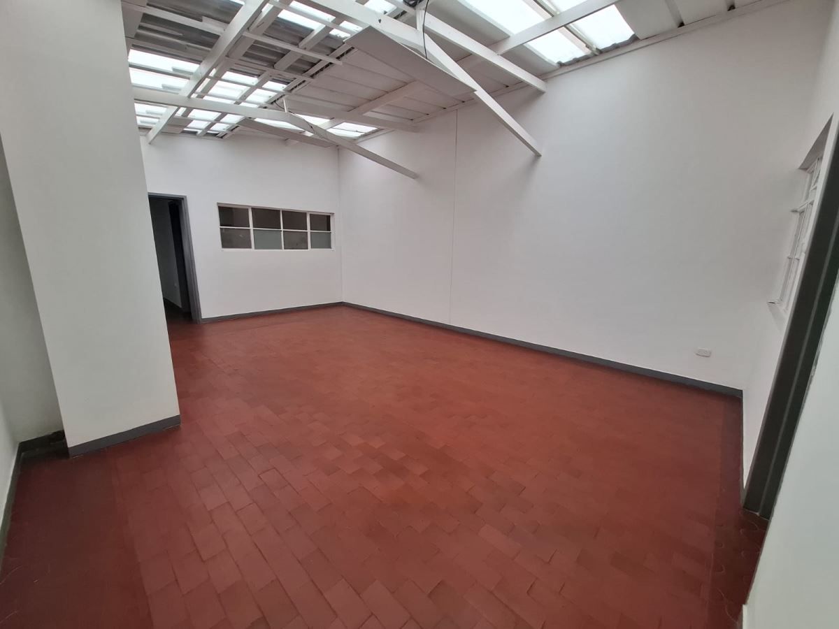 Apartamento en arriendo Cundinamarca Bogotá Restrepo 190 m2 Habitaciones 7 Baños 3 Garajes 0 Precio $2800000