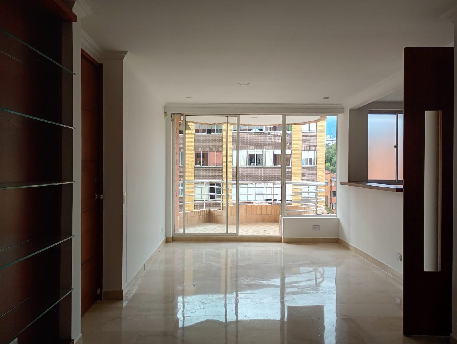 Apartamento en arriendo Antioquia Medellín Laureles 85 m2 Habitaciones 2 Baños 2 Garajes 2 Precio $3900000