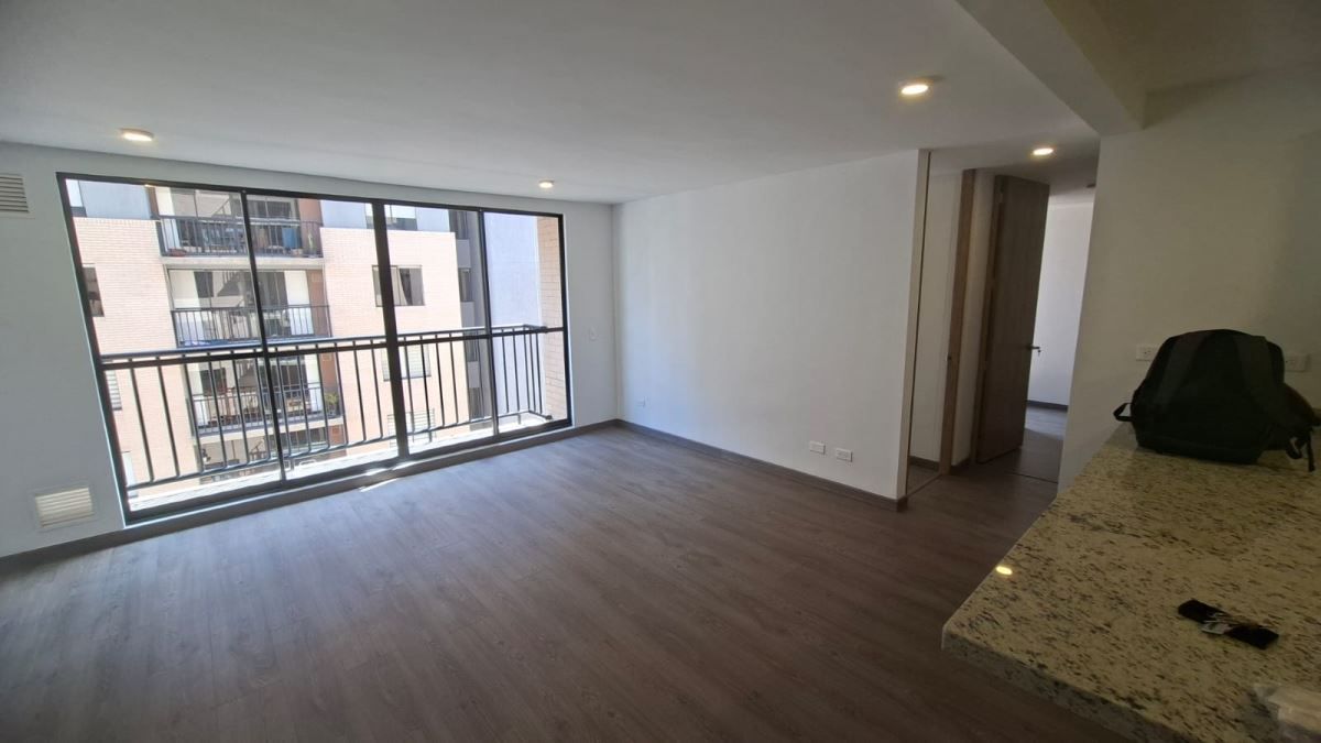 Apartamento en arriendo Cundinamarca Bogotá El Dorado 80 m2 Habitaciones 3 Baños 2 Garajes 1 Precio $2600000