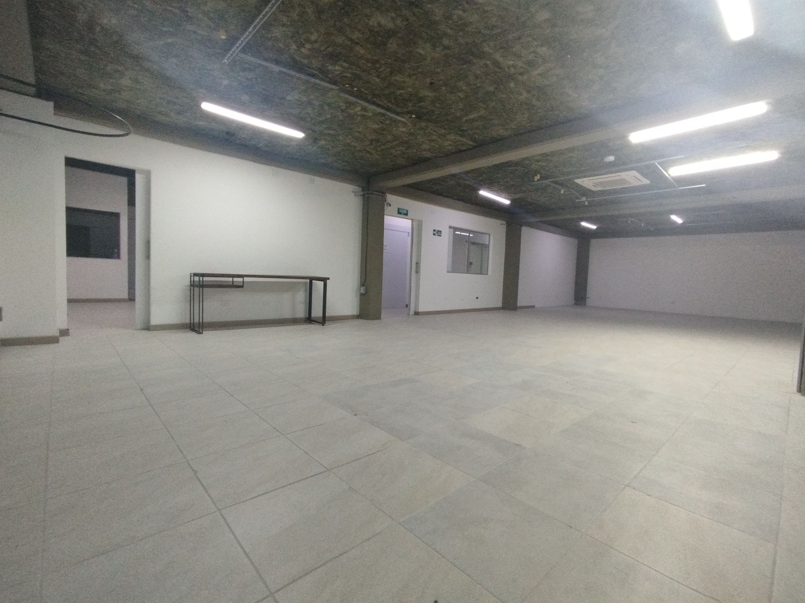 Oficina en arriendo Antioquia Itagüí La Esmeralda 220 m2 Habitaciones 0 Baños 3 Garajes 1 Precio $11500000