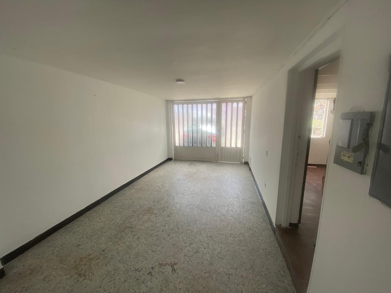 Casa en arriendo Cundinamarca Bogotá Ub Avenida Decima 120 m2 Habitaciones 4 Baños 2 Garajes 1 Precio $2700000