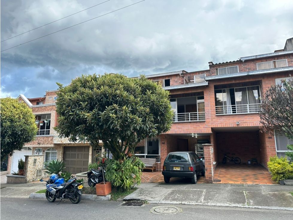 Casa en venta Antioquia Itagüí Santa Maria La Nueva 180 m2 Habitaciones 4 Baños 2 Garajes 2 Precio $850000000