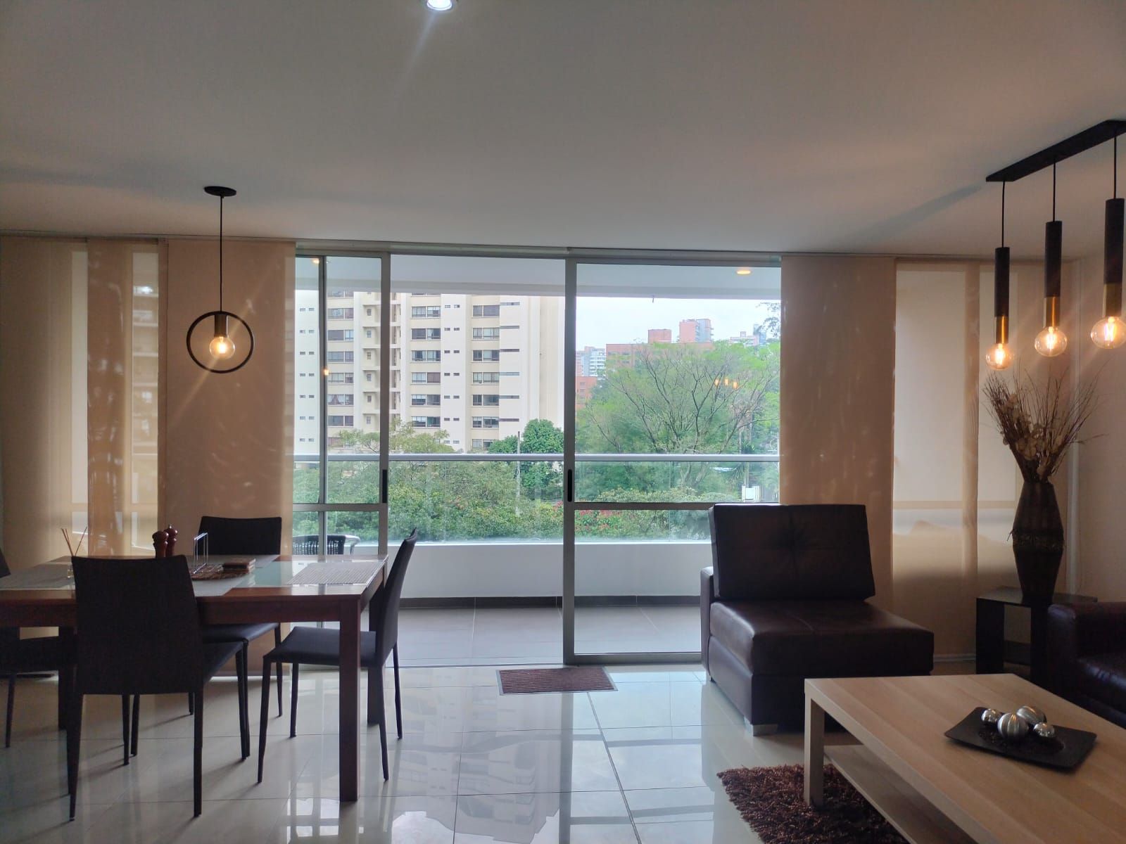 Apartamento en arriendo Antioquia Medellín Los Balsos No 1 100 m2 Habitaciones 3 Baños 2 Garajes 2 Precio $5950000