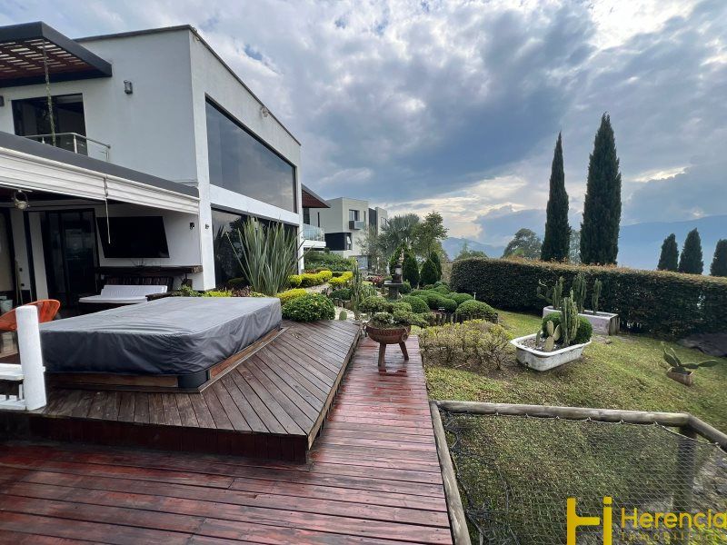 Casa en arriendo Antioquia Medellín Medellín 400 m2 Habitaciones 4 Baños 4 Garajes 2 Precio $26000000