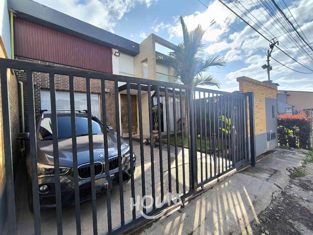 Casa en arriendo Cundinamarca Cota Cota 200 m2 Habitaciones 3 Baños 3 Garajes 2 Precio $5600000