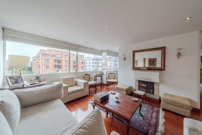 Apartamento en venta Cundinamarca Bogotá Santa Barbara Central 139 m2 Habitaciones 3 Baños 2 Garajes 2 Precio $890000000