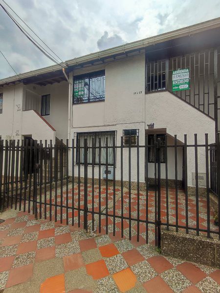 Casa en arriendo Antioquia Medellín Altavista 62 m2 Habitaciones 3 Baños 2 Garajes 0 Precio $1800000