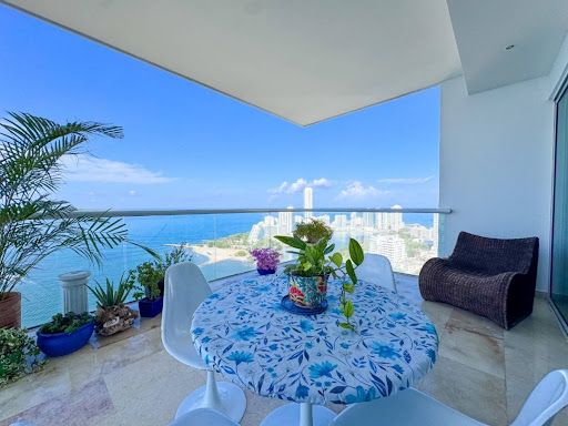 Apartamento en arriendo Bolívar Cartagena Castillo Grande 220 m2 Habitaciones 3 Baños 3 Garajes 2 Precio $14900000