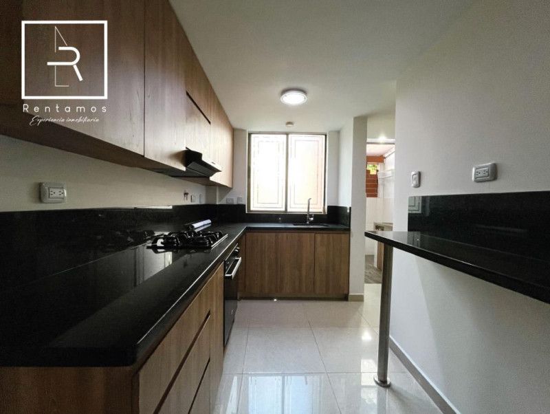 Casa en arriendo Antioquia Envigado Cascuña 220 m2 Habitaciones 4 Baños 3 Garajes 2 Precio $6300000