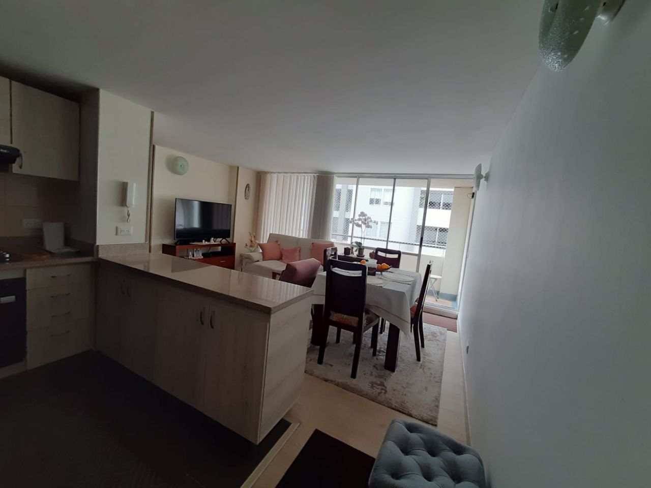 Apartamento en venta Cundinamarca Bogotá El Dorado 70 m2 Habitaciones 3 Baños 2 Garajes 1 Precio $460000000