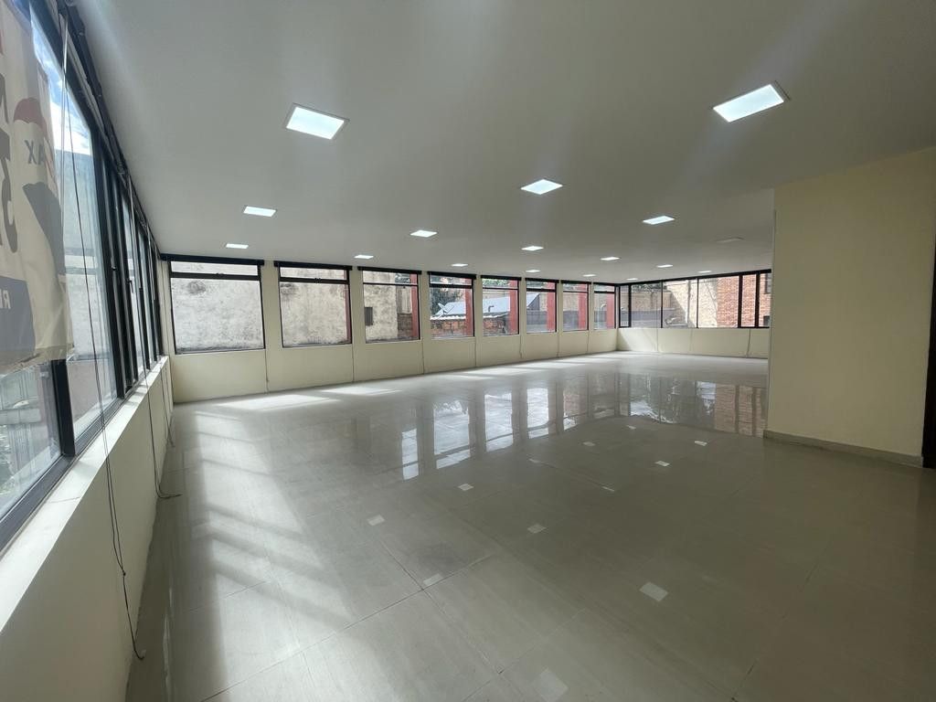 Oficina en arriendo Cundinamarca Bogotá San Martin 298 m2 Habitaciones 0 Baños 2 Garajes 1 Precio $12850000