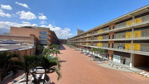 Oficina en arriendo Antioquia Medellín Shellmar 128 m2 Habitaciones 0 Baños 2 Garajes 2 Precio $10600000