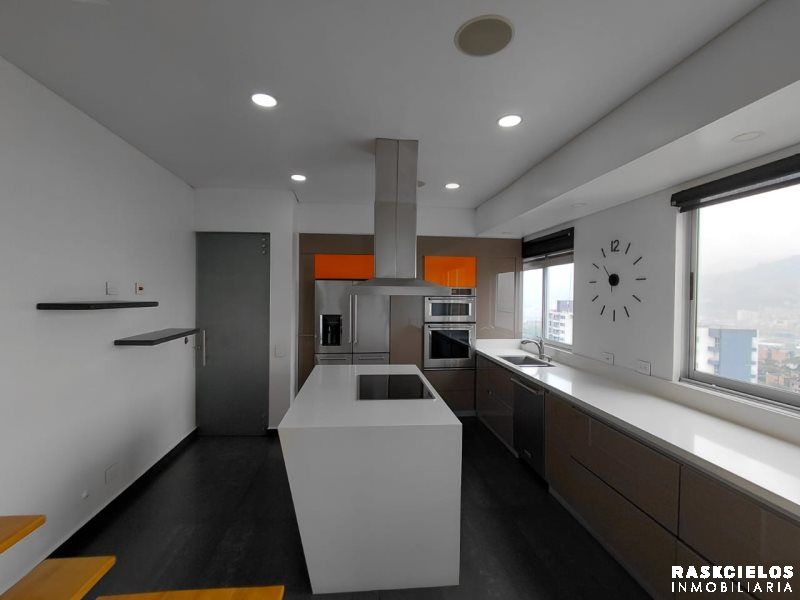 Apartamento en arriendo Antioquia Envigado Loma Del Barro 306 m2 Habitaciones 4 Baños 6 Garajes 0 Precio $9000000