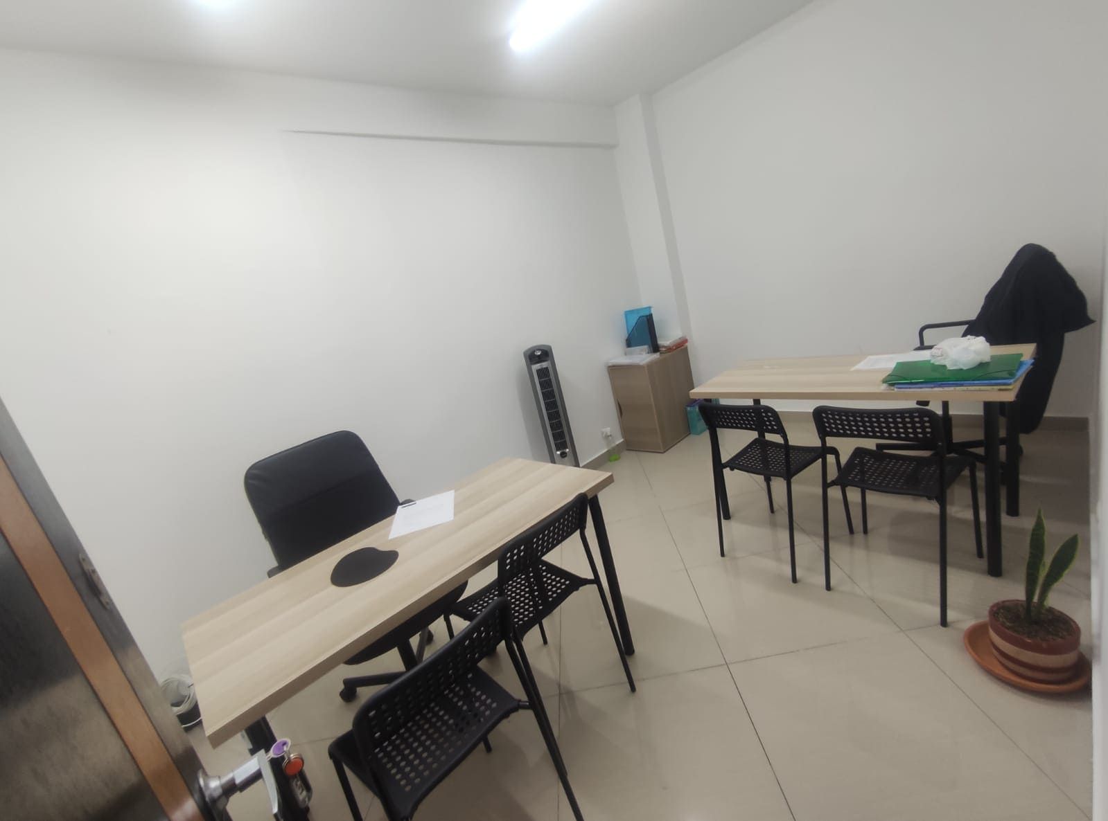 Oficina en arriendo Antioquia Medellín Lorena 10 m2 Habitaciones 0 Baños 2 Garajes 0 Precio $1450000