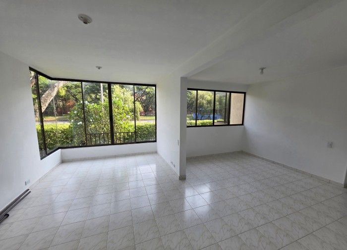 Apartamento en arriendo Valle Del Cauca Cali Urbanización Ciudad Jardín 90 m2 Habitaciones 3 Baños 2 Garajes 1 Precio $2100000