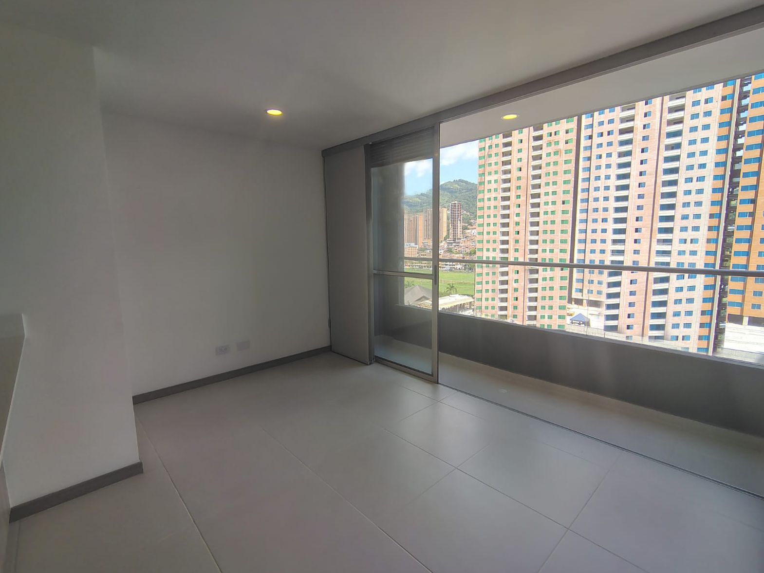 Apartamento en arriendo Antioquia Itagüí Zona Industrial 2 64 m2 Habitaciones 3 Baños 2 Garajes 2 Precio $3150000