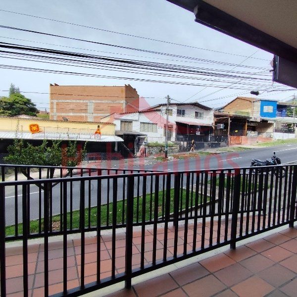 Local en arriendo Antioquia Medellín San Javier No1 27 m2 Habitaciones 0 Baños 1 Garajes 0 Precio $1800000