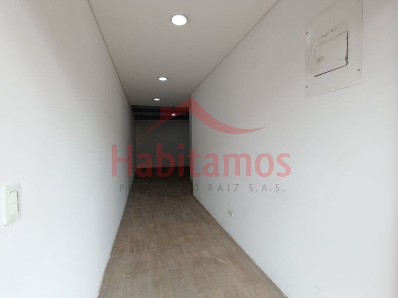 Local en arriendo Antioquia Medellín San Javier No1 27 m2 Habitaciones 0 Baños 1 Garajes 0 Precio $1800000