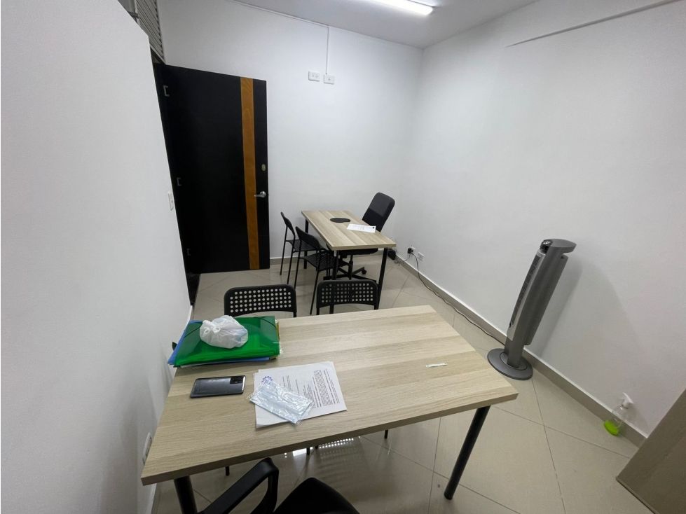 Oficina en arriendo Antioquia Medellín Lorena 10 m2 Habitaciones 0 Baños 2 Garajes 0 Precio $1400000