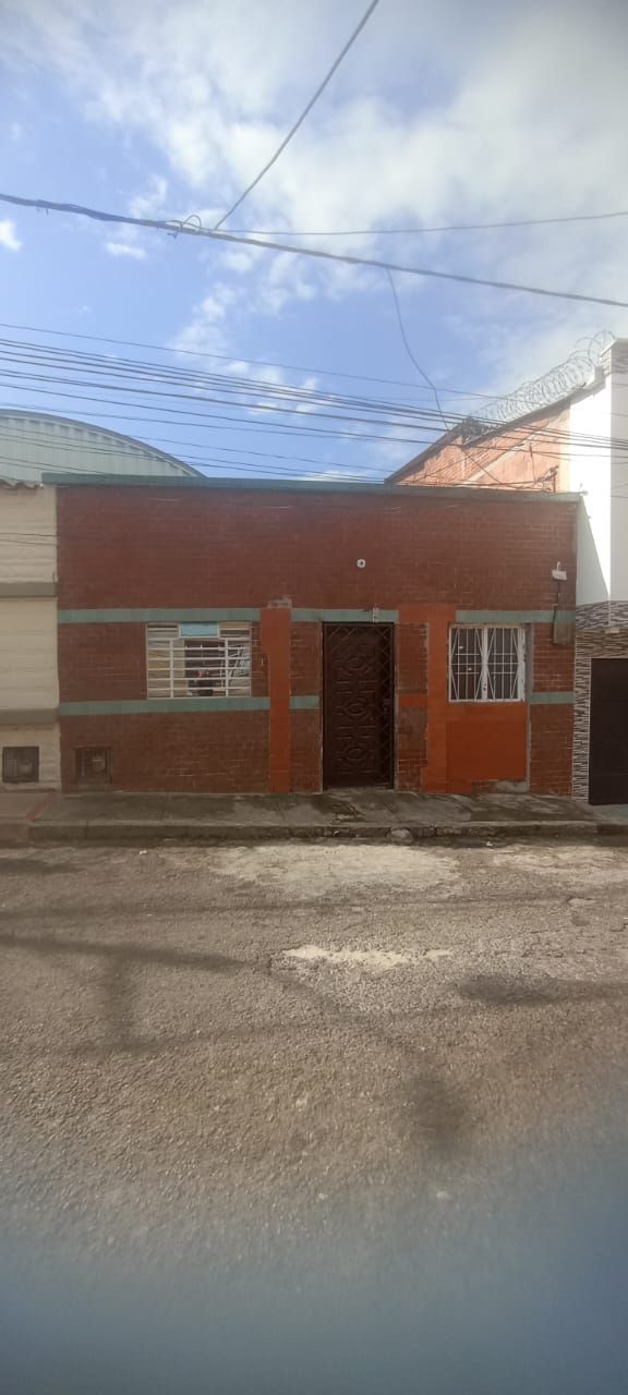 Casa en venta Santander Bucaramanga Alfonso Lopez 200 m2 Habitaciones 6 Baños 2 Garajes 0 Precio $450000000