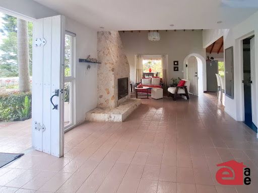 Casa Campestre en venta Antioquia Guarne Guarne 10000 m2 Habitaciones 5 Baños 3 Garajes 6 Precio $1750000000