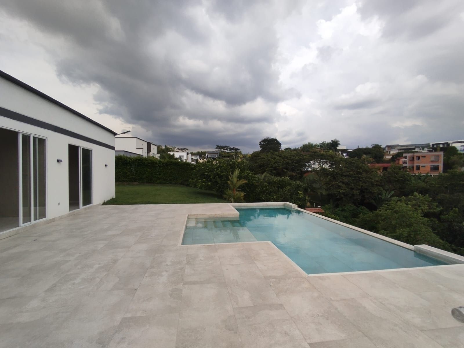 Casa en venta Risaralda Pereira Jardin De Velez Y Velez 400 m2 Habitaciones 3 Baños 4 Garajes 6 Precio $1350000000