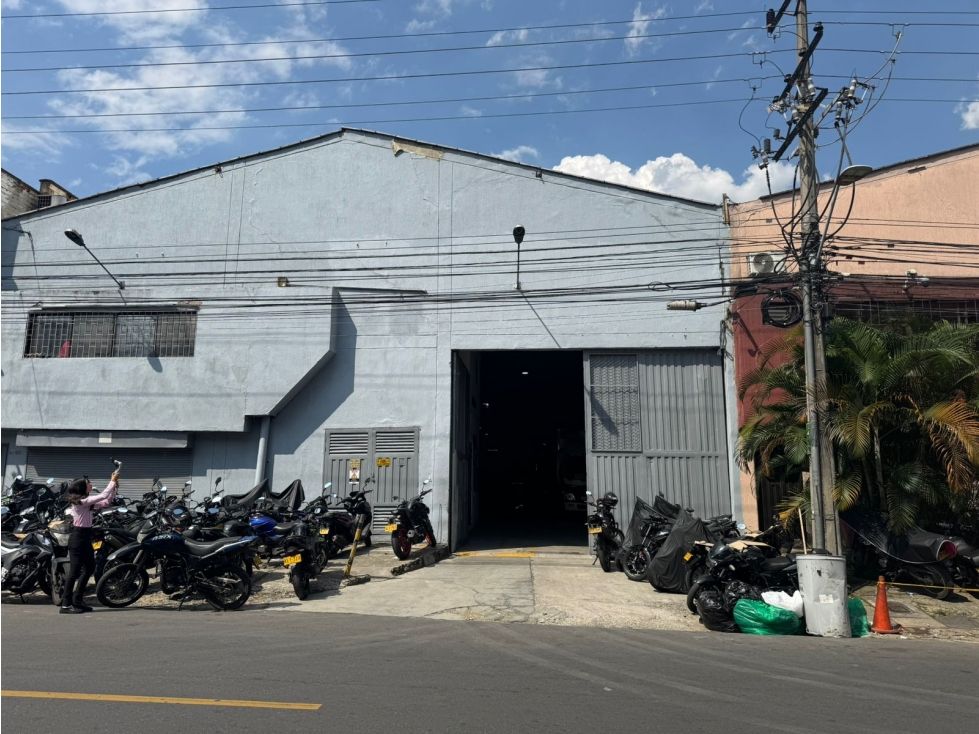 Bodega en arriendo Antioquia Itagüí La Esmeralda 1398 m2 Habitaciones 0 Baños 0 Garajes 0 Precio $64881180