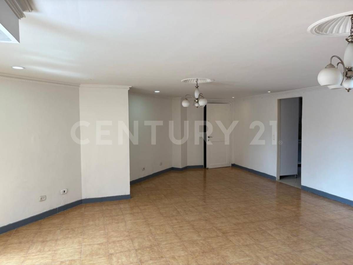 Apartamento en arriendo Antioquia Medellín Suramericana 140 m2 Habitaciones 4 Baños 2 Garajes 1 Precio $4520000