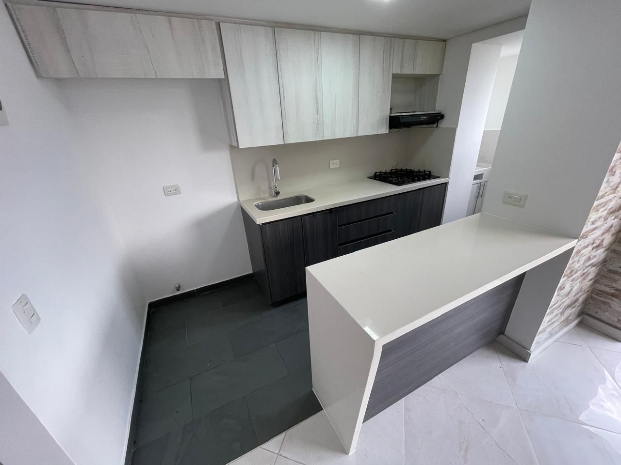Apartamento en arriendo Antioquia Bello Urbanización Búcaros 1 70 m2 Habitaciones 3 Baños 2 Garajes 1 Precio $2400000