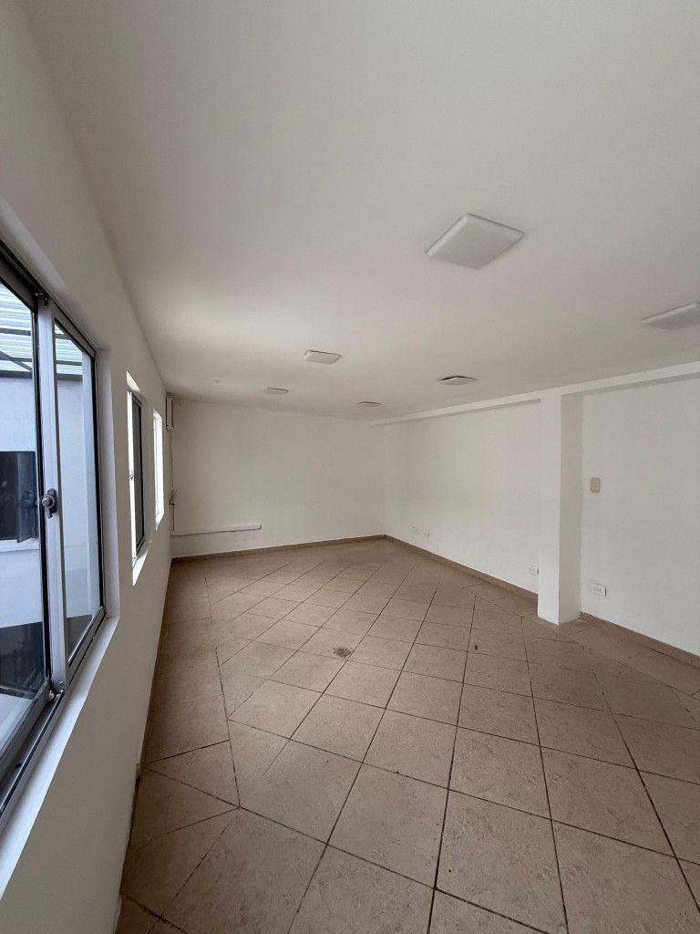 Casa en arriendo Cundinamarca Bogotá Estoril 110 m2 Habitaciones 12 Baños 2 Garajes 0 Precio $14750000