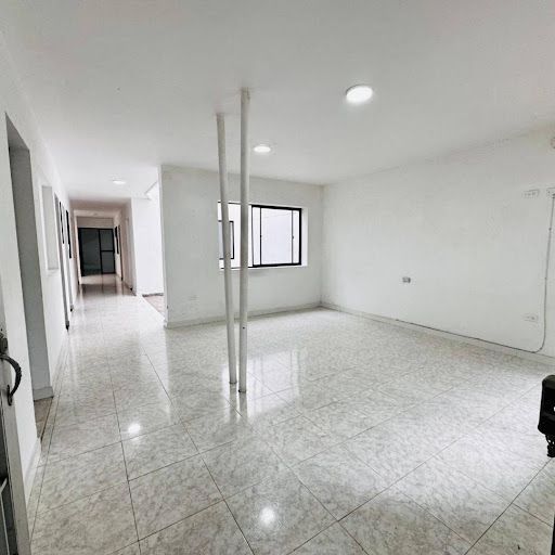 Casa en venta Antioquia Medellín Miravalle 175 m2 Habitaciones 5 Baños 3 Garajes 1 Precio $700000000