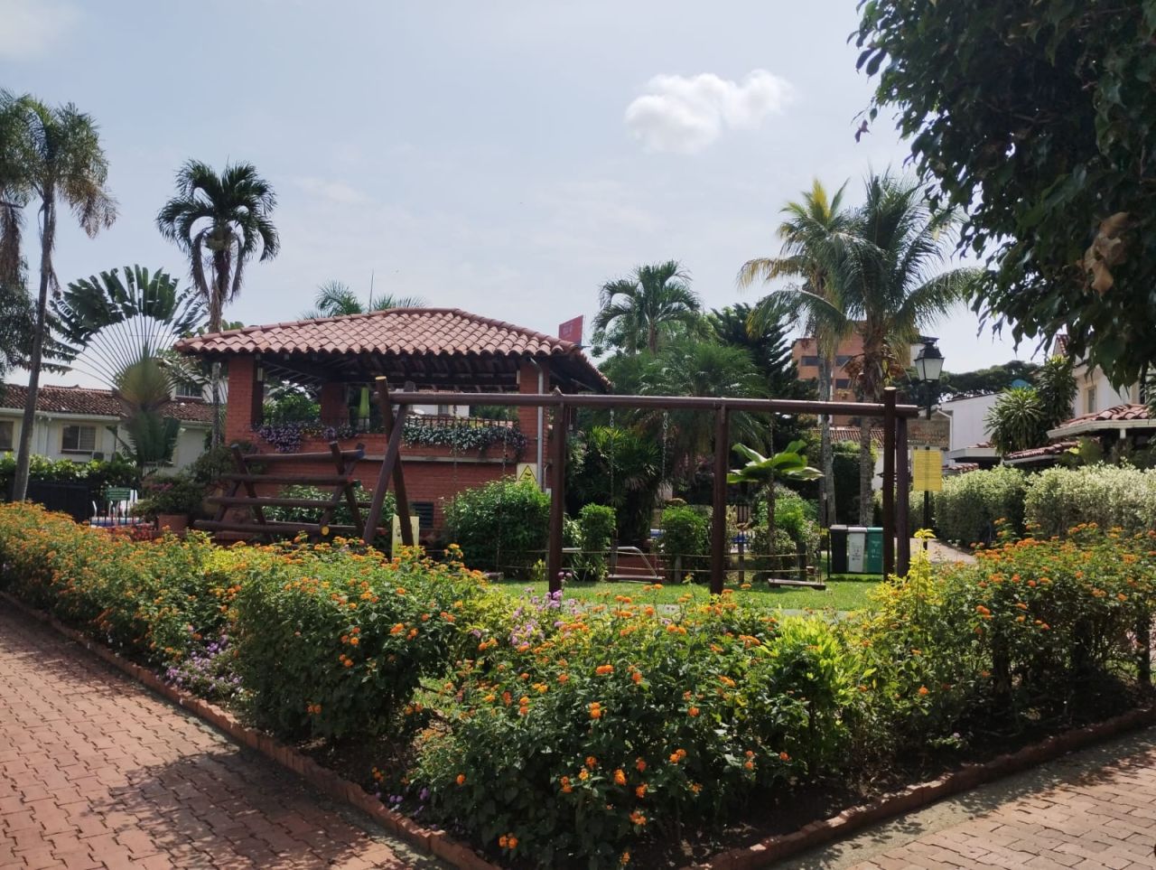 Casa en venta Valle Del Cauca Cali Ciudadela Campestre 128 m2 Habitaciones 3 Baños 4 Garajes 2 Precio $795000000