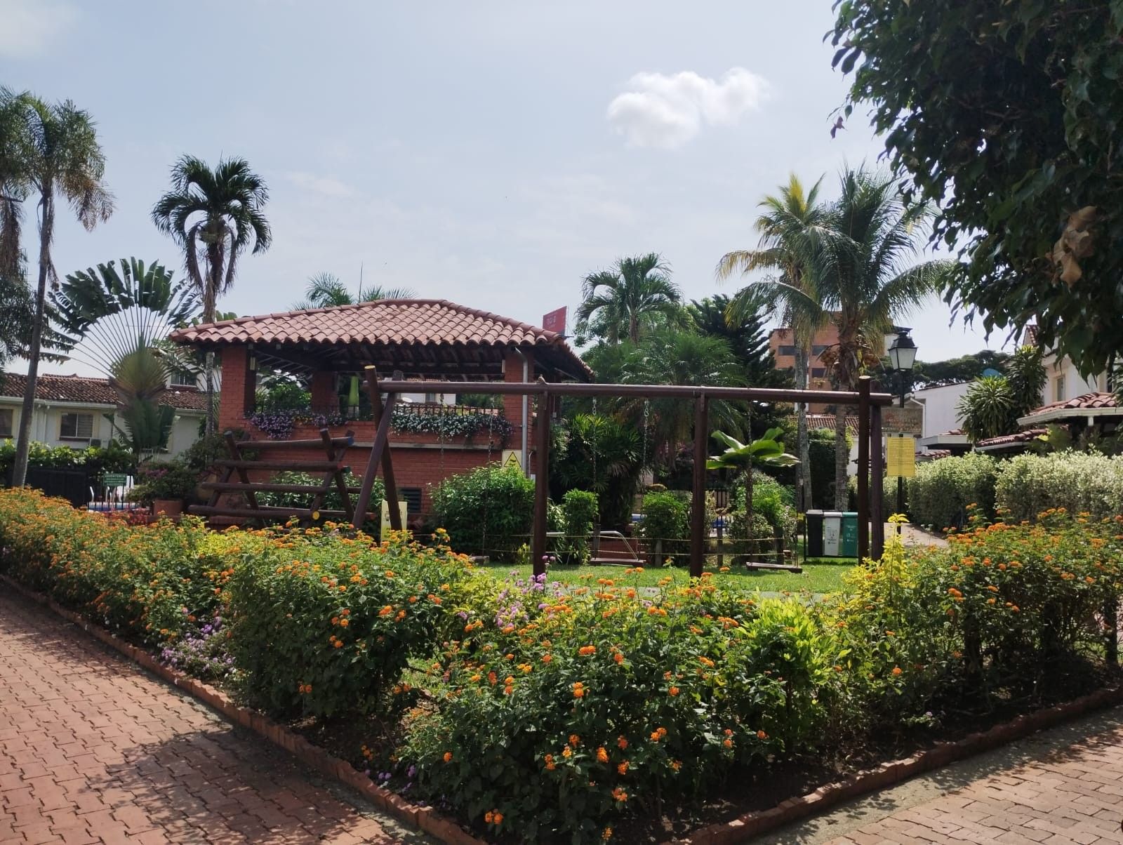 Casa en venta Valle Del Cauca Cali Ciudadela Campestre 128 m2 Habitaciones 3 Baños 4 Garajes 2 Precio $795000000