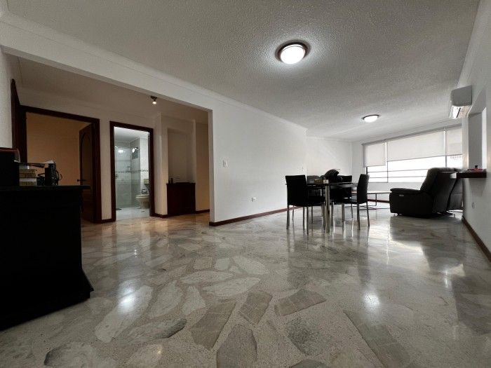 Apartamento en venta Valle Del Cauca Cali Santa Teresita 144 m2 Habitaciones 4 Baños 3 Garajes 2 Precio $550000000