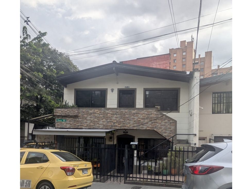 Casa en arriendo Antioquia Medellín Santa Lucia 200 m2 Habitaciones 7 Baños 3 Garajes 0 Precio $5200000