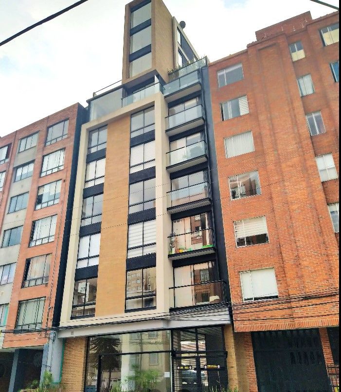 Apartamento en arriendo Cundinamarca Bogotá Marly 100 m2 Habitaciones 3 Baños 4 Garajes 1 Precio $8000000