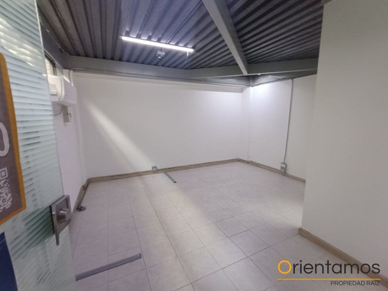 Local en arriendo Antioquia Itagüí La Esmeralda 20 m2 Habitaciones 0 Baños 1 Garajes 0 Precio $9800000