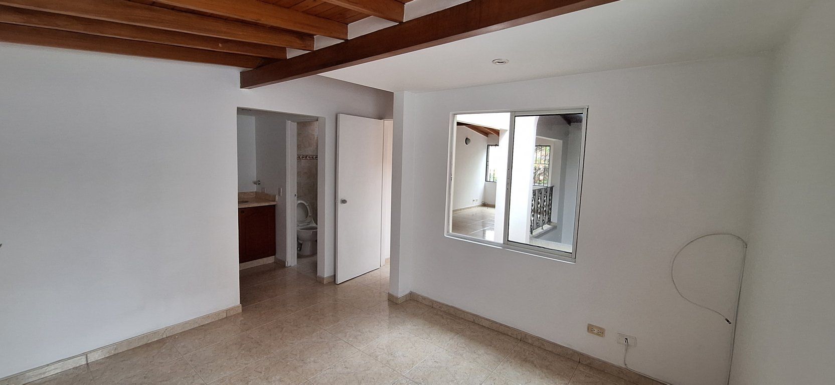 Casa en arriendo Antioquia Medellín La Gloria 150 m2 Habitaciones 3 Baños 3 Garajes 1 Precio $3700000