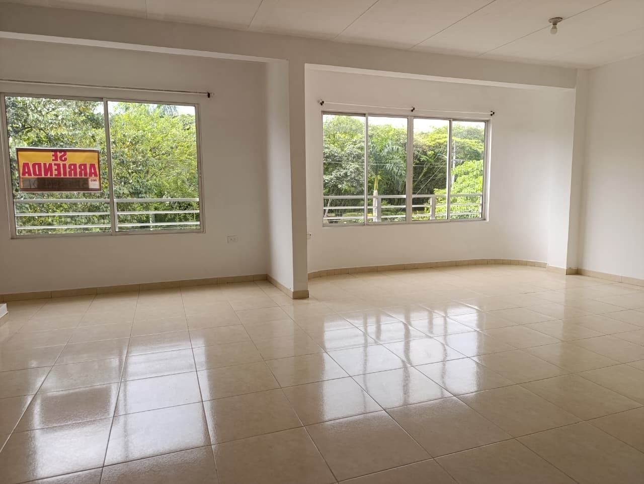 Apartamento en arriendo Valle Del Cauca Cali Prados Del Limonar 250 m2 Habitaciones 3 Baños 2 Garajes 1 Precio $1800000