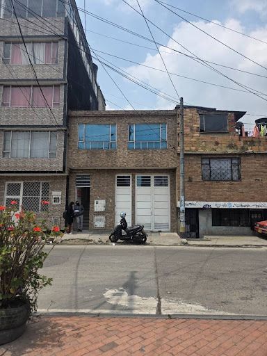 Bodega en venta Cundinamarca Bogotá Villa Gladis 200 m2 Habitaciones 0 Baños 3 Garajes 0 Precio $587000000