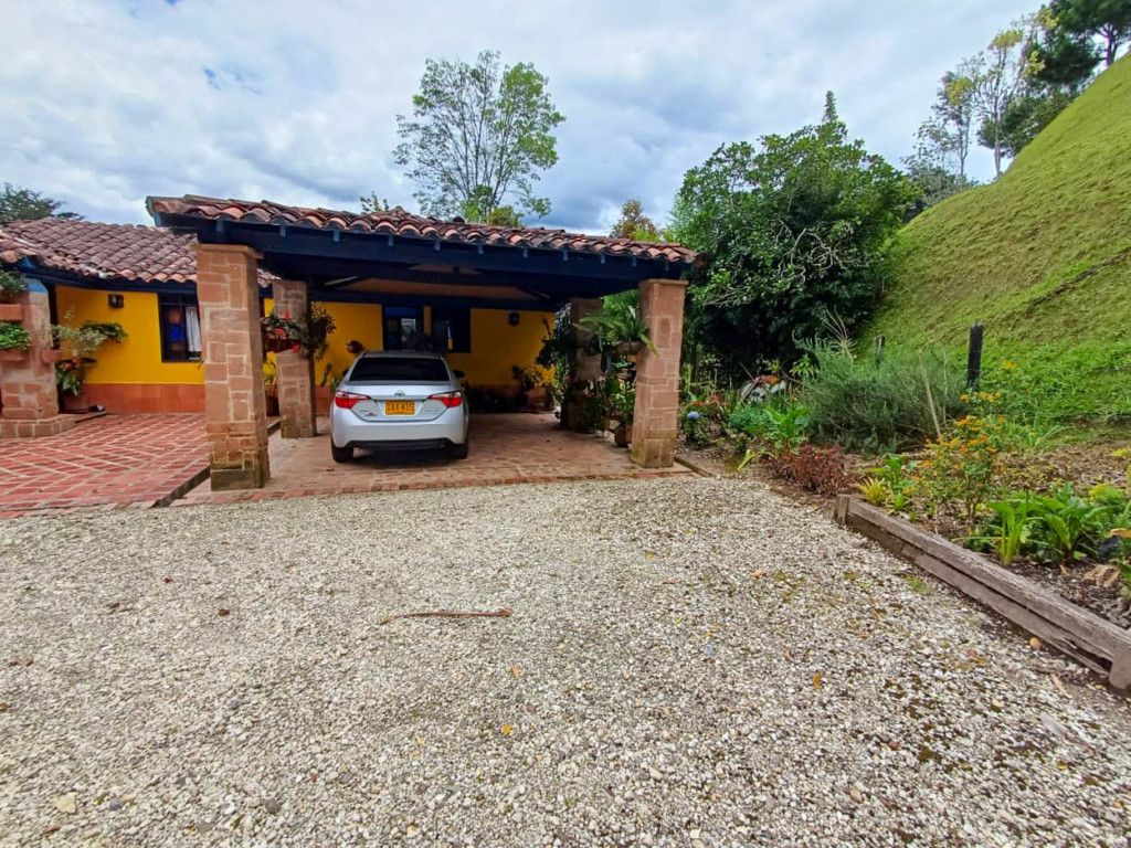 Finca en arriendo Antioquia Rionegro Rionegro 230 m2 Habitaciones 4 Baños 2 Garajes 2 Precio $7500000