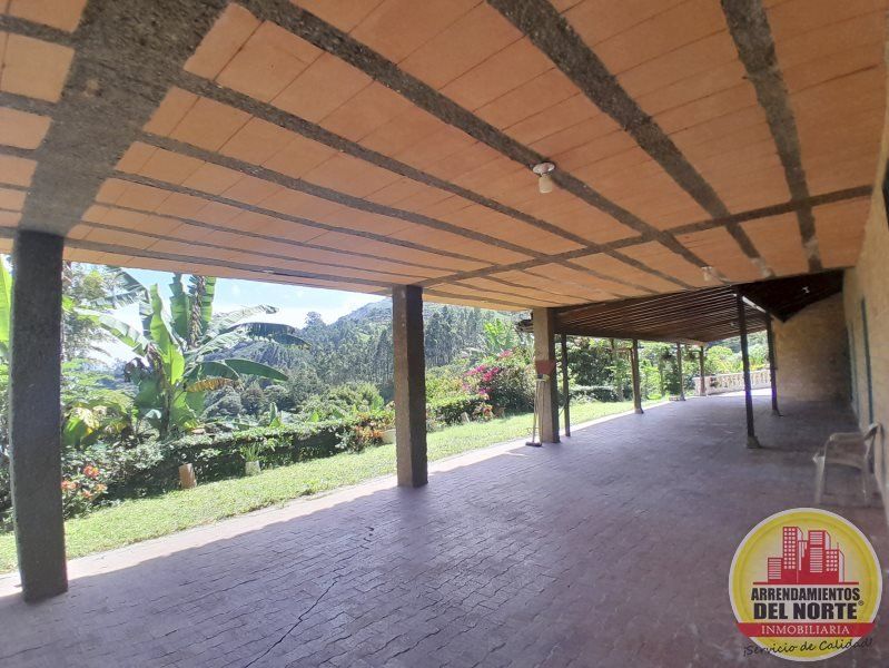 Casa en venta Antioquia Barbosa Barbosa 18000 m2 Habitaciones 8 Baños 4 Garajes 0 Precio $2500000000