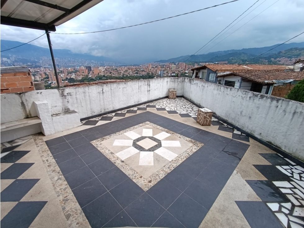 Casa en arriendo Antioquia Medellín Metropolitano 130 m2 Habitaciones 3 Baños 3 Garajes 0 Precio $1700000