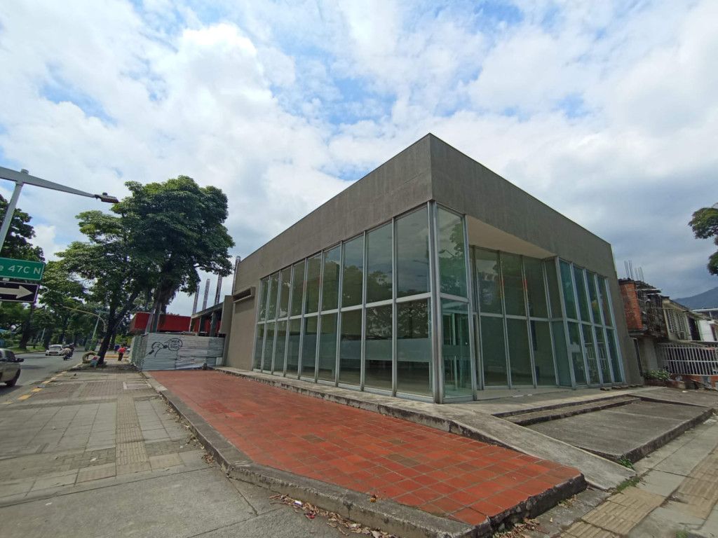 Local en arriendo Valle Del Cauca Cali Vipasa 410 m2 Habitaciones 0 Baños 2 Garajes 9 Precio $22000000