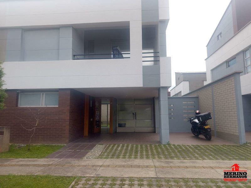 Casa en arriendo Antioquia Rionegro Centro 180 m2 Habitaciones 3 Baños 3 Garajes 2 Precio $7000000