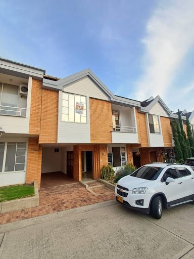 Casa en arriendo Santander Floridablanca Br La Colina Campestre 217 m2 Habitaciones 3 Baños 4 Garajes 1 Precio $3786000