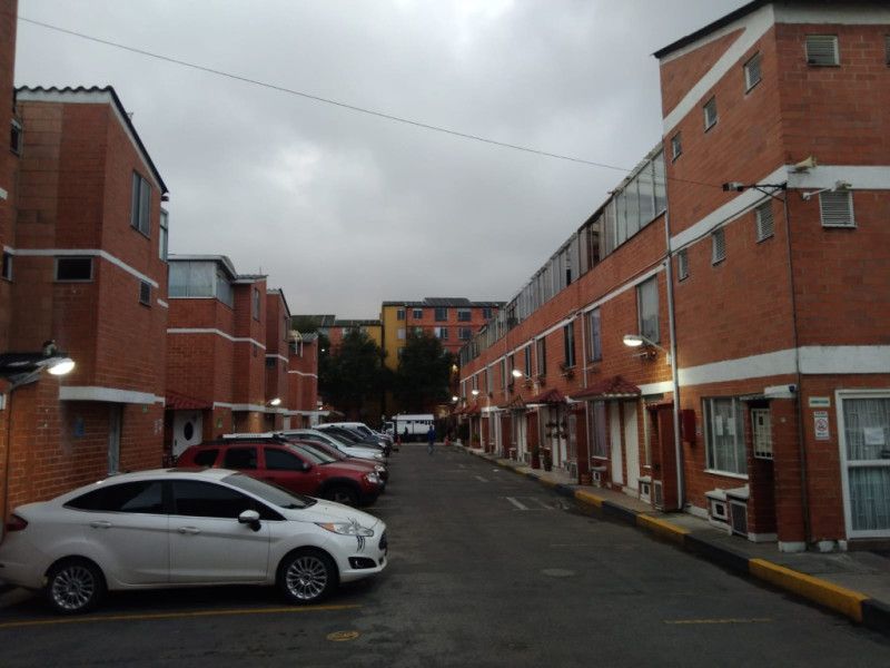 Casa en arriendo Cundinamarca Bogotá Cr Prados De Castilla Et Iv 60 m2 Habitaciones 3 Baños 2 Garajes 0 Precio $1650000