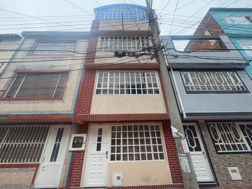 Casa en venta Cundinamarca Bogotá Bogota Protecho Et Ii 190 m2 Habitaciones 5 Baños 4 Garajes 0 Precio $450000000