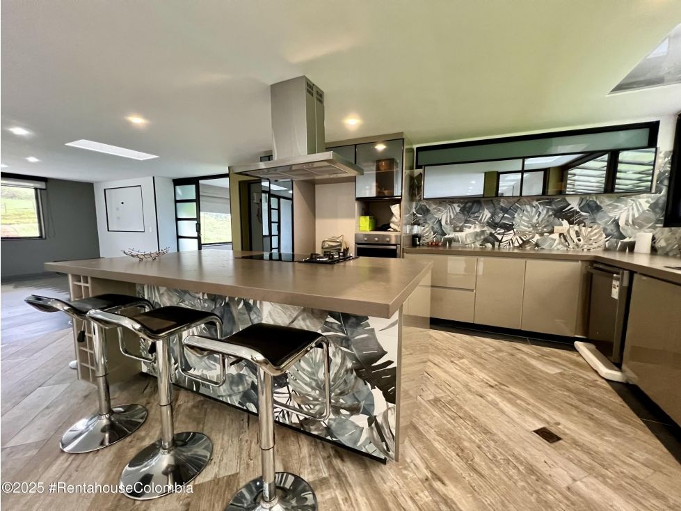 Casa en venta Cundinamarca Zipaquirá Zipaquira 610 m2 Habitaciones 5 Baños 6 Garajes 10 Precio $3000000000