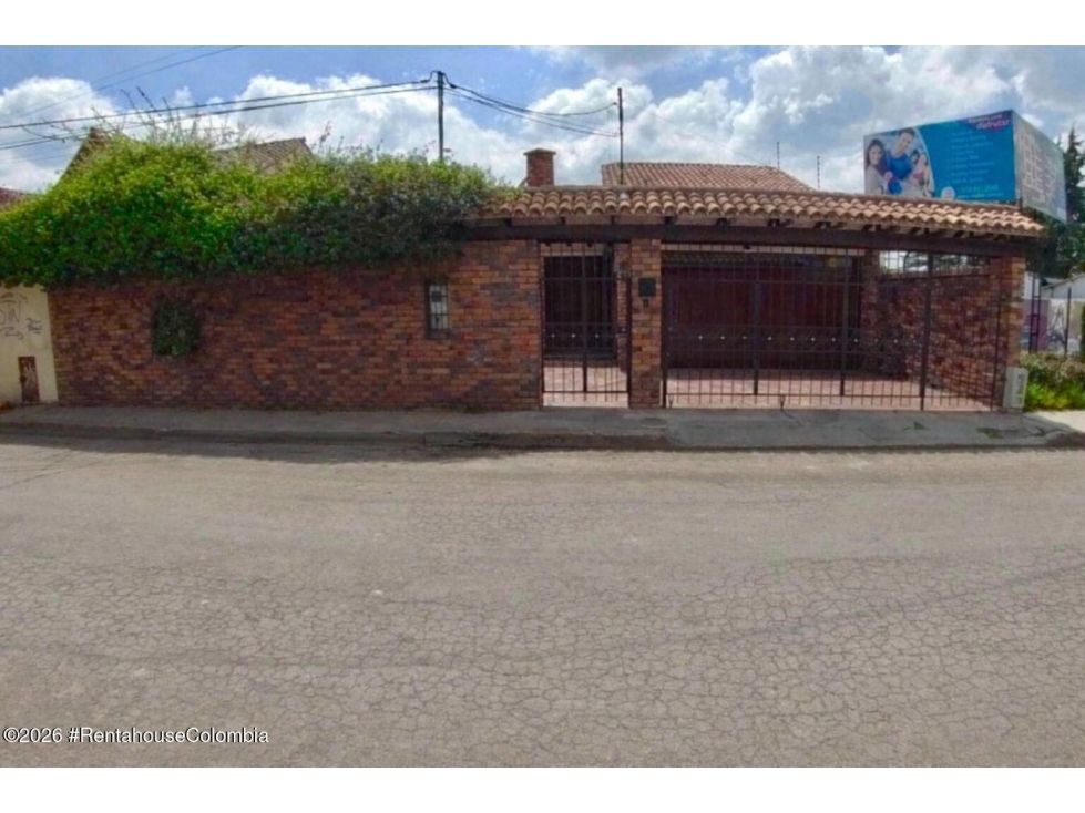 Casa en venta Cundinamarca Chía 20 De Julio 335 m2 Habitaciones 9 Baños 7 Garajes 2 Precio $1100000000